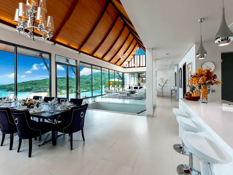 Villa Paradiso — Dining Area